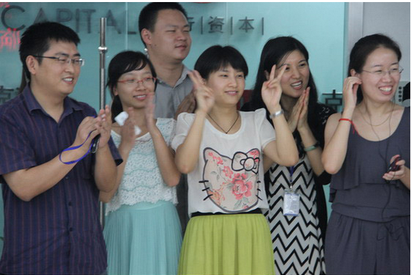 “乒臨城下”；孰與爭(zhēng)鋒